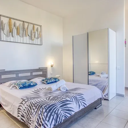 Le Jean Jaures - Refait A Neuf, Lumineux, Long Balcon, Jolie Vue, Wifi, Cœur Vieux-nice Apartment Nizza