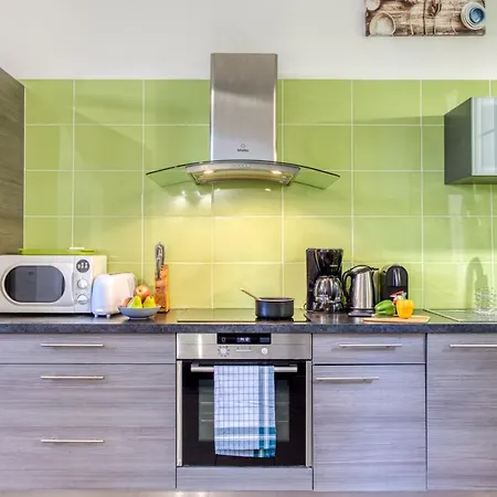 Apartment Le Jean Jaures - Refait A Neuf, Lumineux, Long Balcon, Jolie Vue, Wifi, Cœur Vieux-nice *