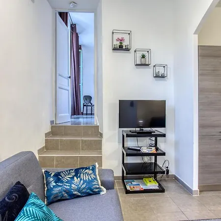 아파트 Le Jean Jaures - Refait A Neuf, Lumineux, Long Balcon, Jolie Vue, Wifi, Coeur Vieux-nice *